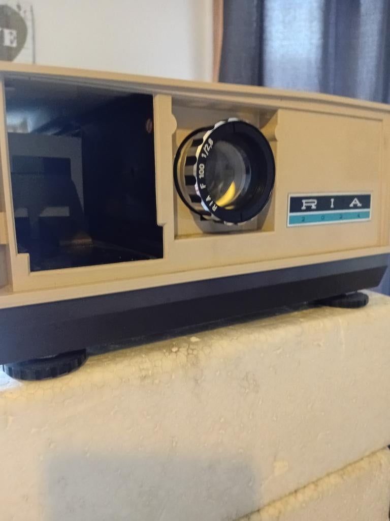 Projecteur Diapositives RIA2004 Accepte offre, Ophalen