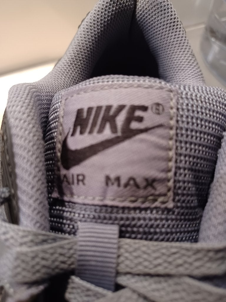 SNEAKERS NIKE AIR MAX MAAT 41 ALS NIEUW!!! AMPER GEDRAGEN, Nieuw, Ophalen of Verzenden, Sneakers, Grijs
