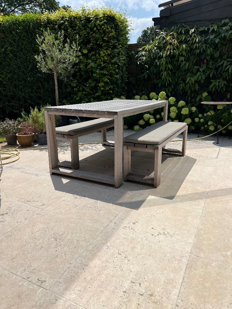 Tuintafel + banken met kussen, Ophalen, Gebruikt, Rechthoekig, Hout