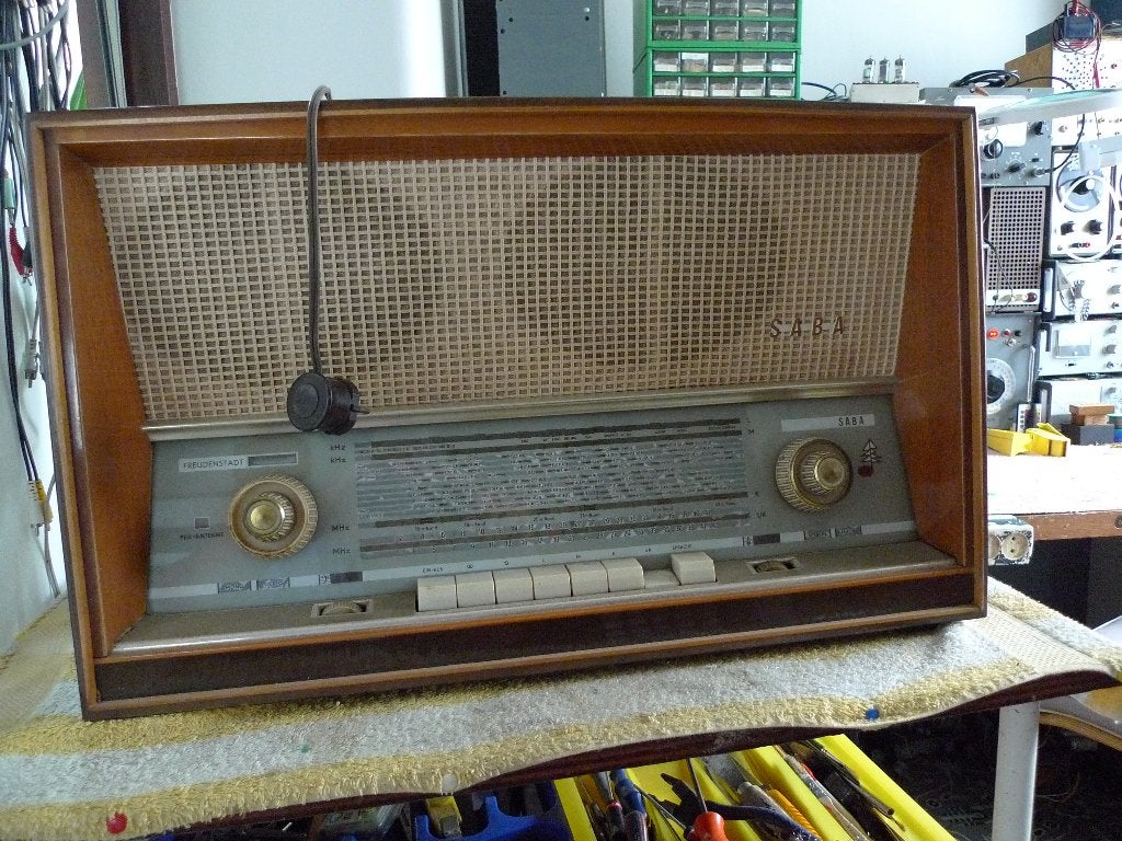 Restauration d'une radio à tube stéréo Saba Freudenstadt 11, Enlèvement