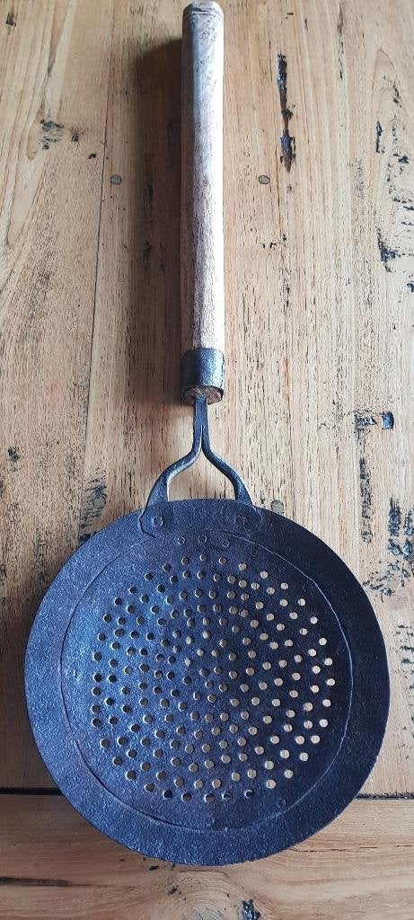 Zeer grote antieke handgemaakte zeeflepel / vergietlepel, Antiquités & Art, Antiquités | Ustensiles de cuisine, Enlèvement ou Envoi