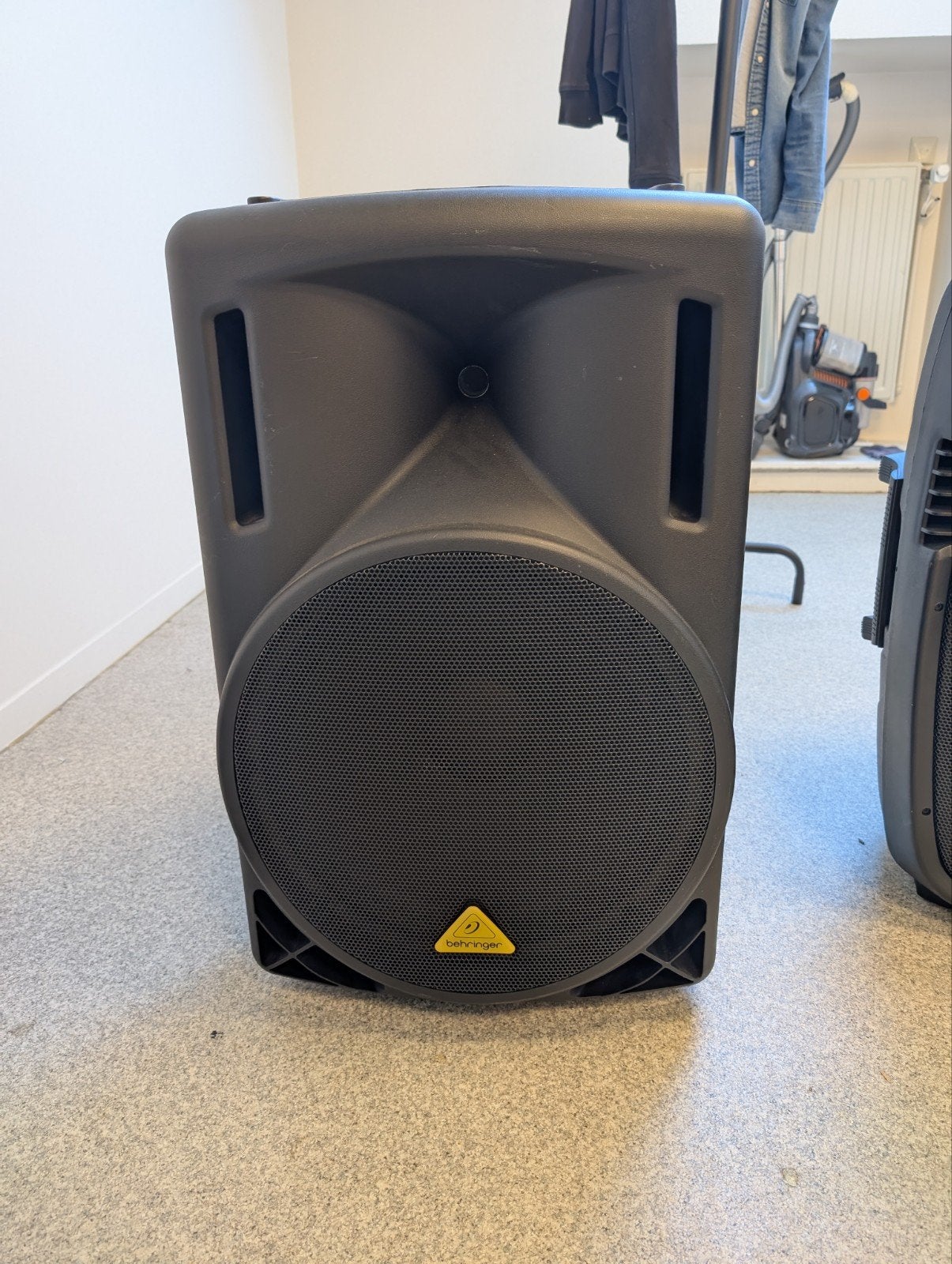Behringer B215XL + zak en statief, Muziek en Instrumenten, Ophalen, Gebruikt, 500 tot 1000 watt
