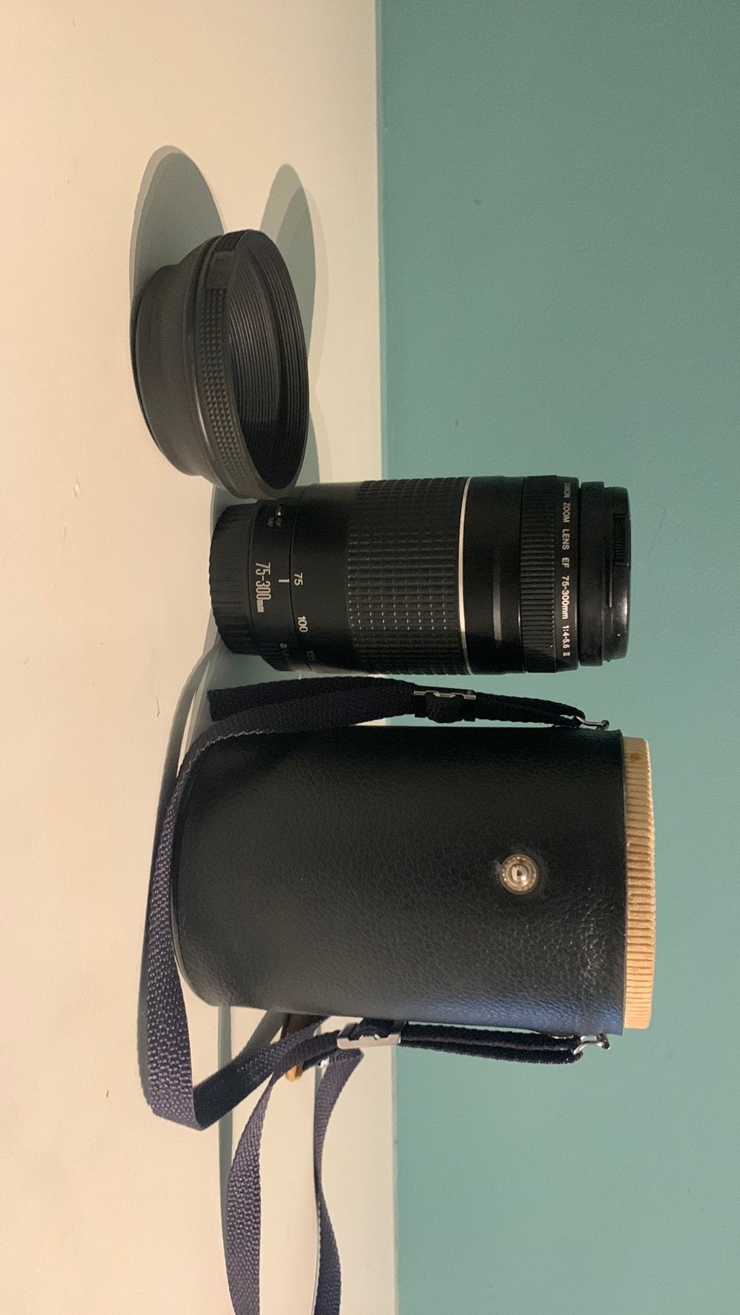 Canon lens 75-300mm + tas + lens hood, Ophalen of Verzenden, Nieuw