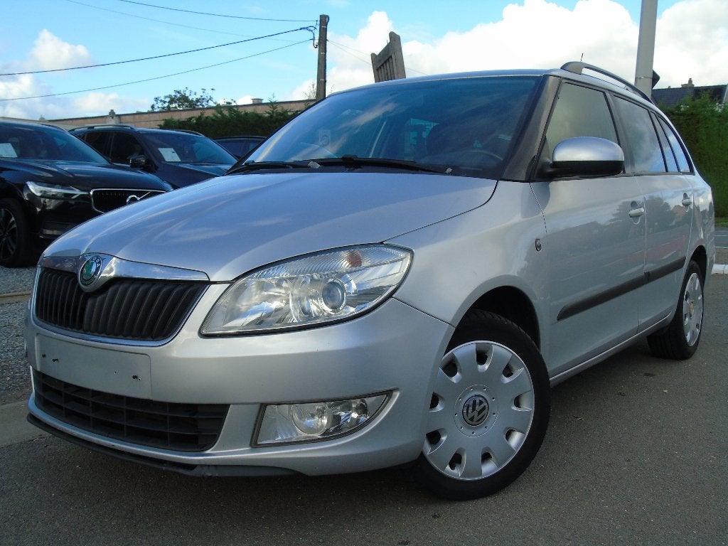 Skoda Fabia 1.6 TDI *12/2010 *Digitale AIRCO *NAVI *EURO 5, Auto's, Voorwielaandrijving, Euro 5, Stof, Zwart
