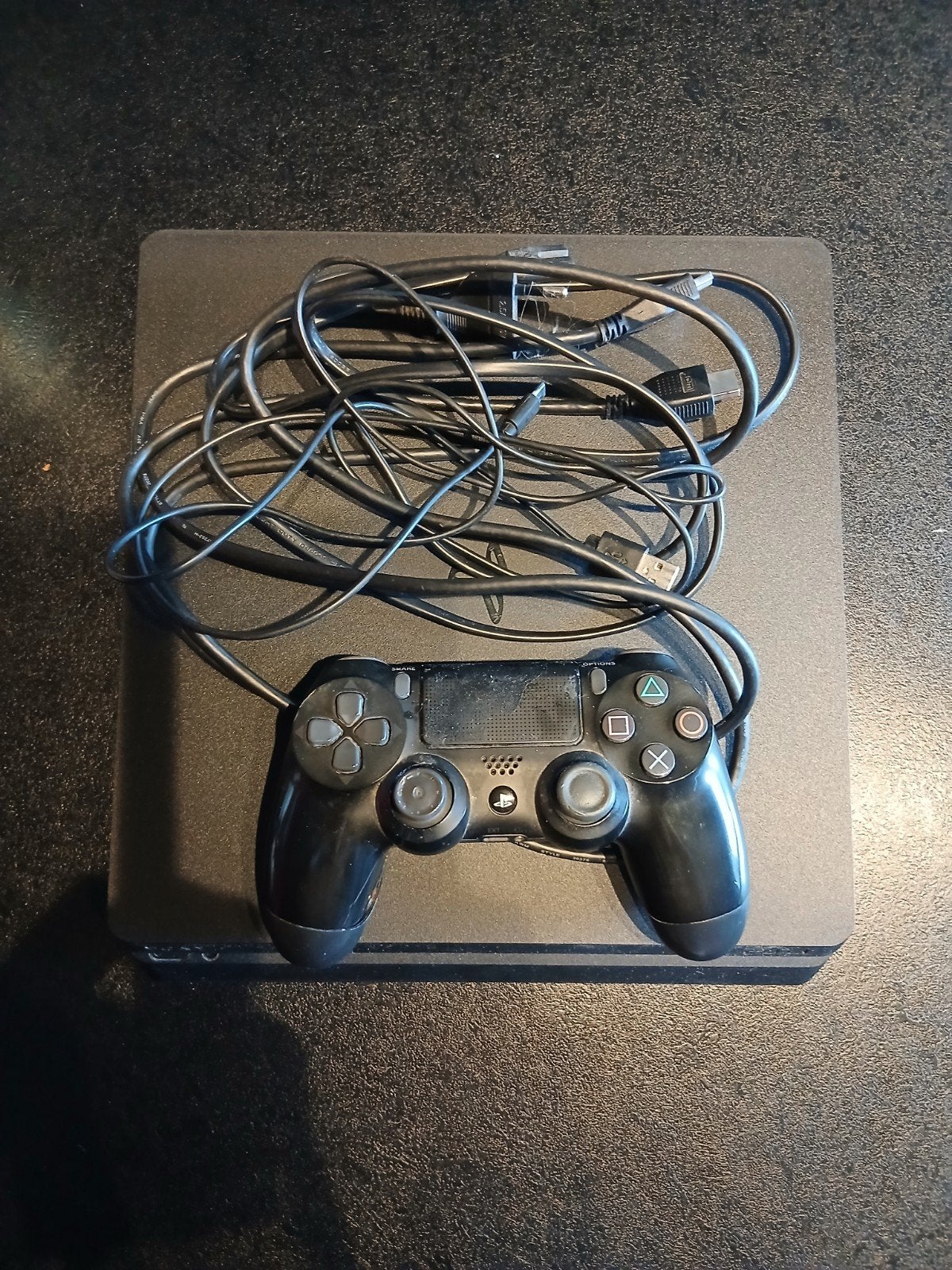 PS4 et 4 jeux, Consoles de jeu & Jeux vidéo, Consoles de jeu | Sony PlayStation 4, Enlèvement