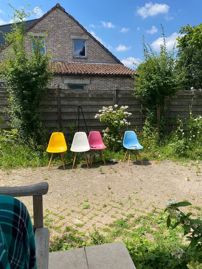 Vier kleurige stoelen, Huis en Inrichting, Stoelen, Ophalen, Zo goed als nieuw, Vier, Modern