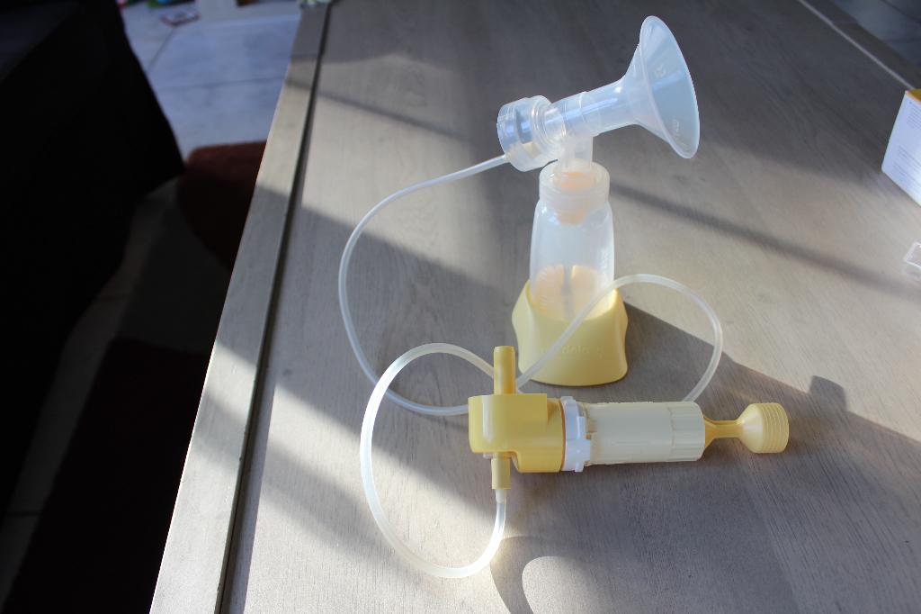 Medela borstvoedingskolf, Kinderen en Baby's, Babyvoeding en Toebehoren, Nieuw, Borstkolf, Ophalen of Verzenden