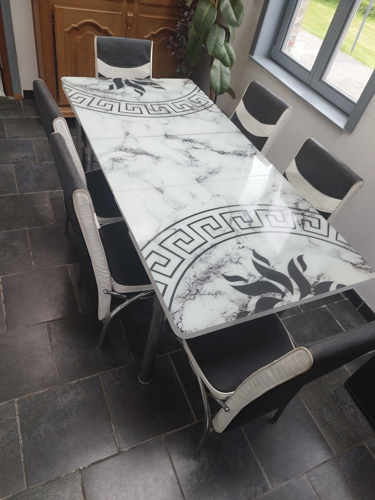 Table dessus verre + 6 chaises, Enlèvement