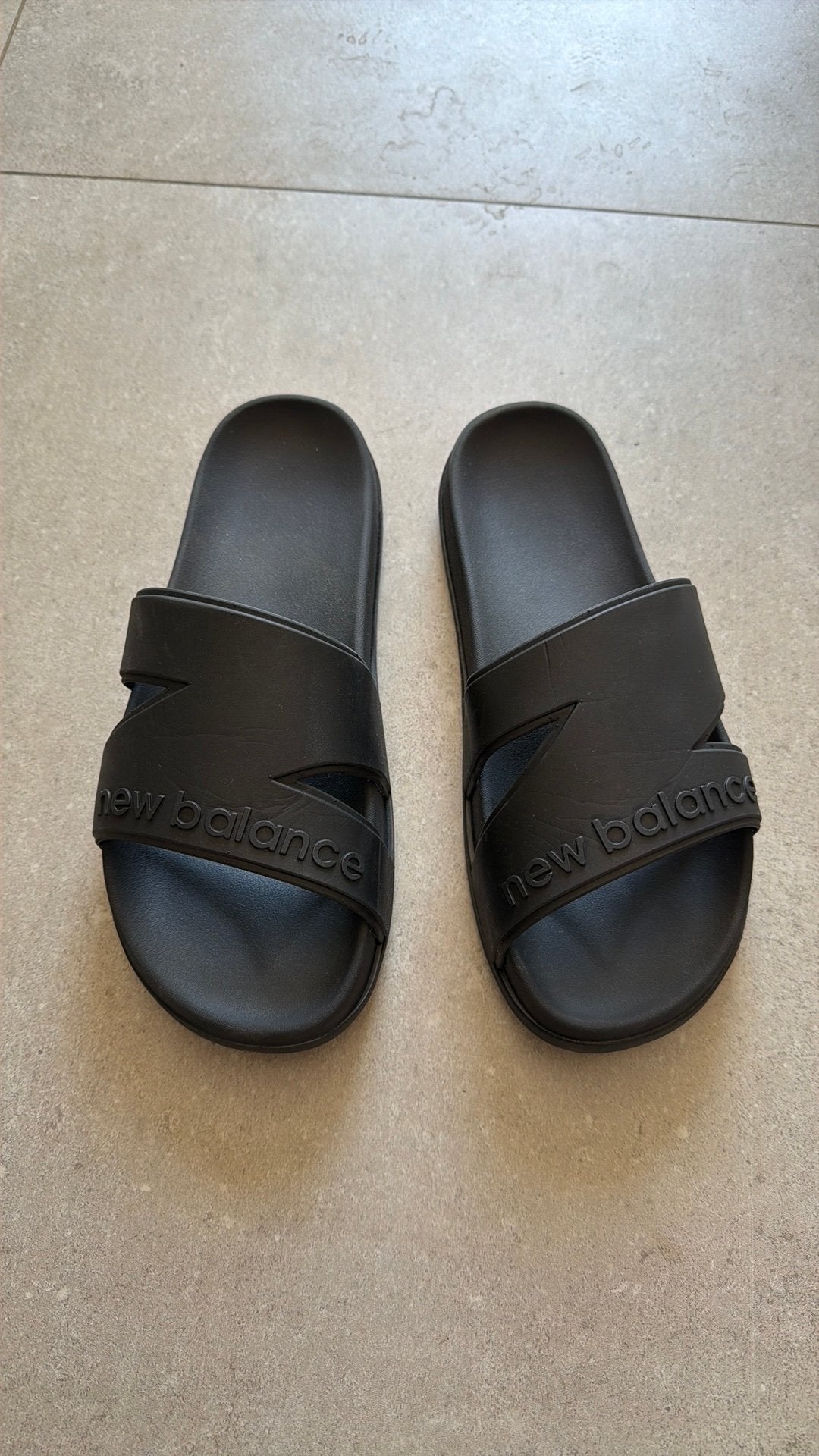 New balance slippers maat 42,5, Ophalen, Zwart