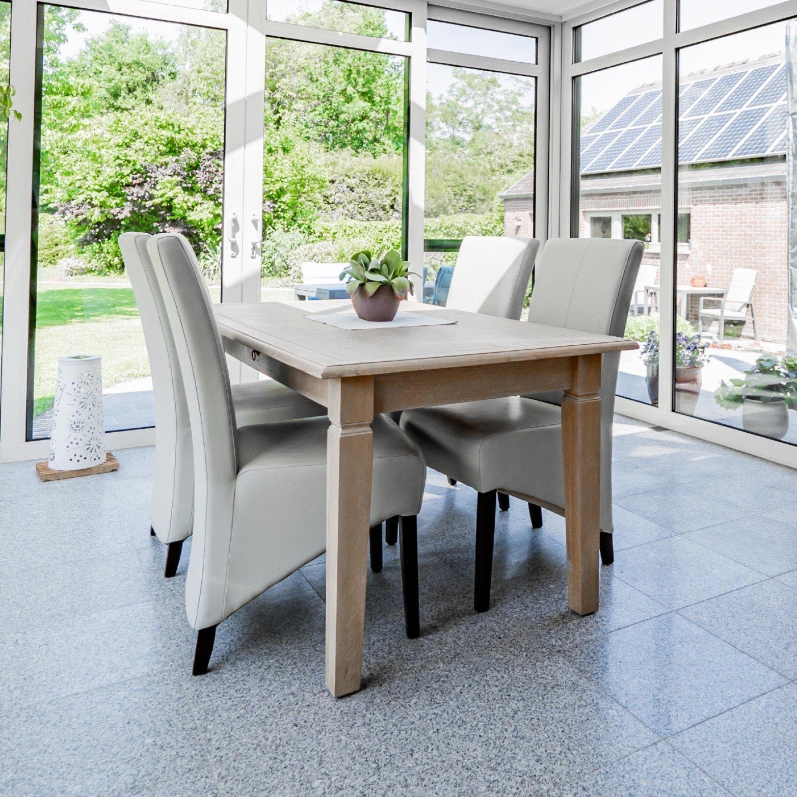 table avec 4 chaises et armoire, Maison & Meubles, Enlèvement