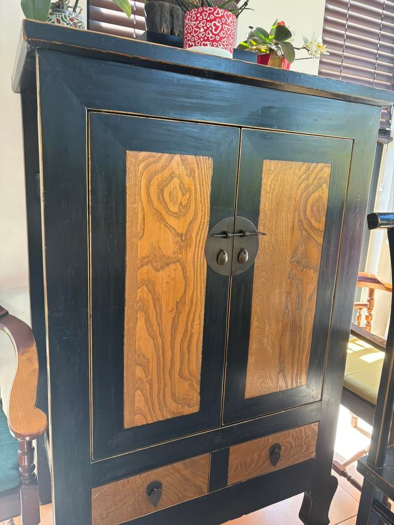 Armoire vaisselier chinois, Enlèvement