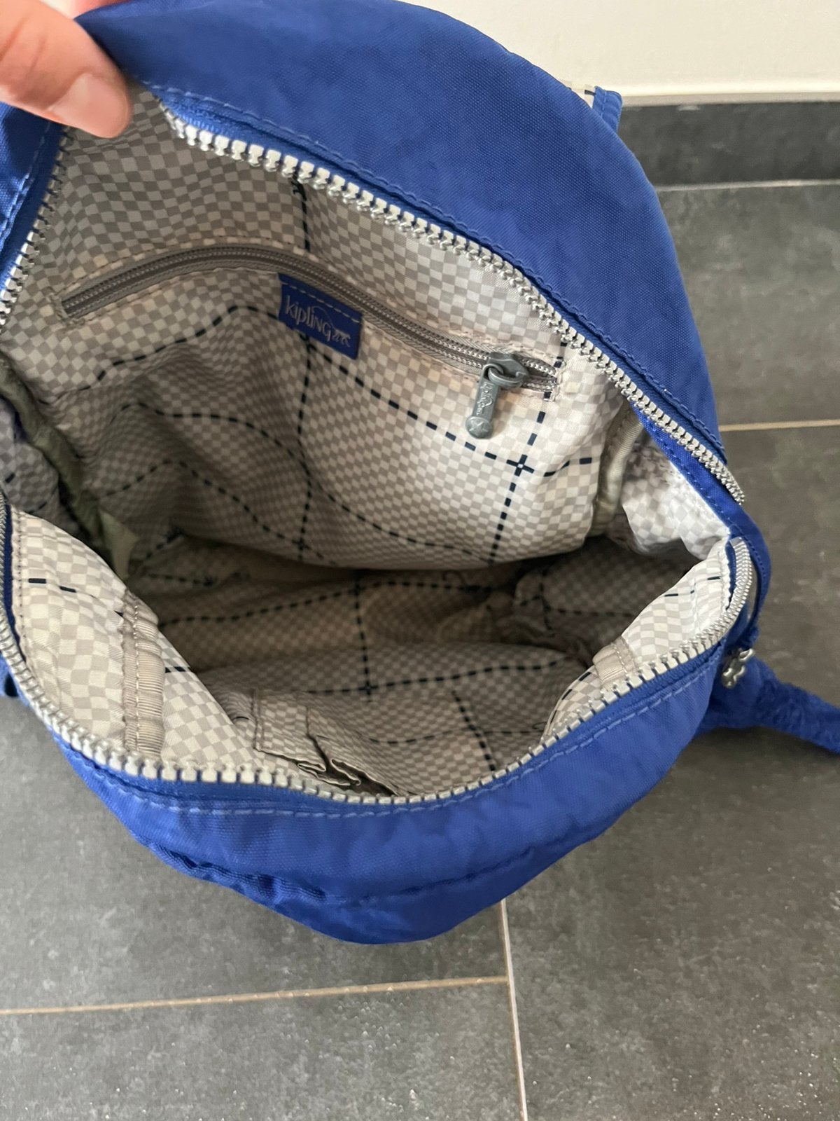 Kipling cartable, Enlèvement, Utilisé