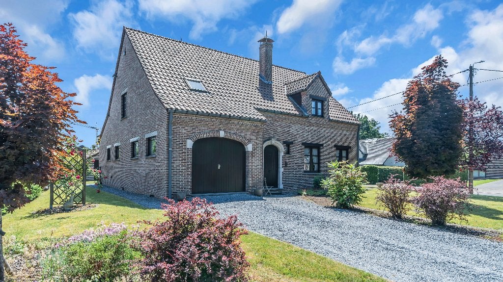 Charmante gezinswoning op hoekperceel in een groene omgeving, Immo, Beverlo, 246 kWh/m²/jaar, 500 tot 1000 m², 245 m²