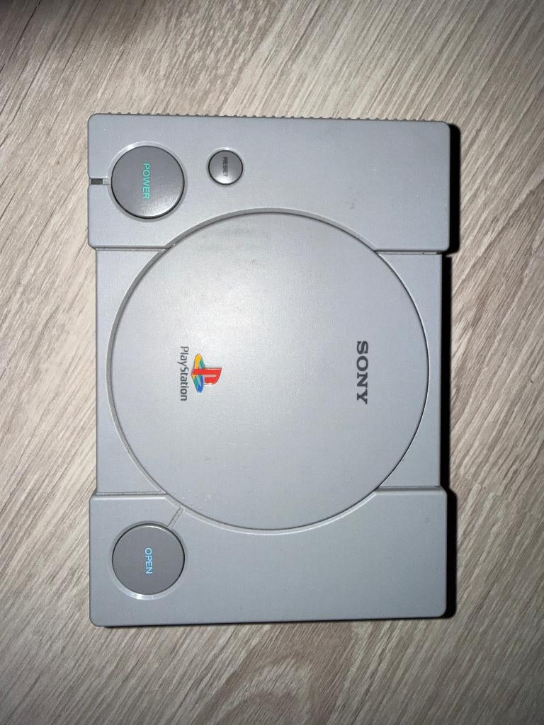 PS1 classic, Games en Spelcomputers, Ophalen of Verzenden, Zo goed als nieuw, Met 2 controllers, Met games
