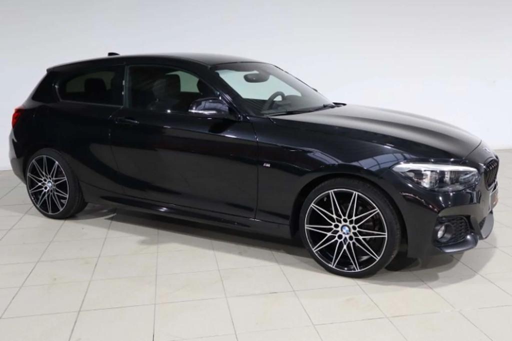 BMW 1 Serie 116 116i M PACK (bj 2019), Auto's, BMW, 1 Reeks, Gebruikt, Zwart, https://public.car-pass.be/vhr/27b5725c-c871-4614-bcc7-19fcc0bddfe8