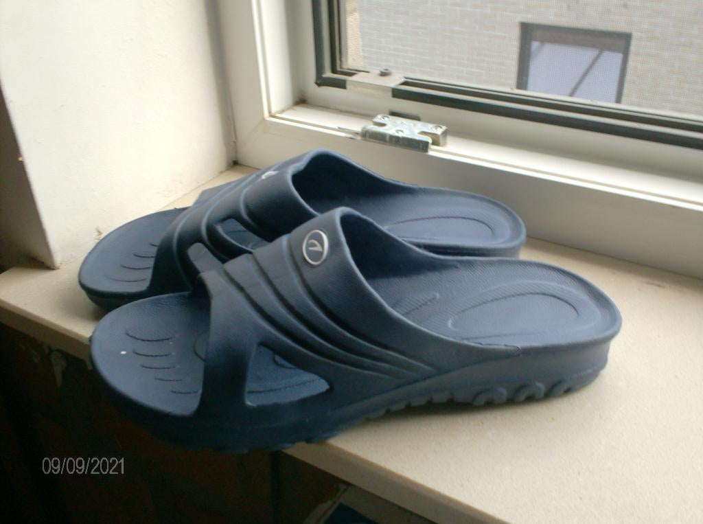 mooie slippers maat 41, Vêtements | Hommes, Chaussures, Neuf, Chaussons, Enlèvement ou Envoi, Bleu