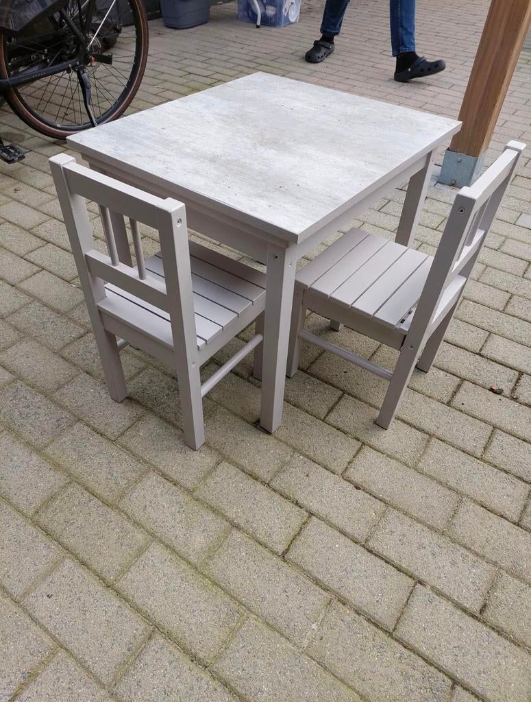 Table avec chaises, Enlèvement, Utilisé, Table(s) et Chaise(s)