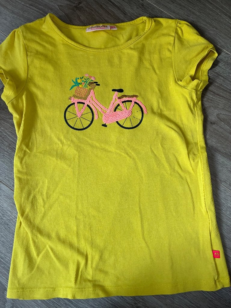 T-shirt Someone fiets maat 122, Kinderen en Baby's, Gebruikt, Meisje, Awesome by Someone, Ophalen of Verzenden