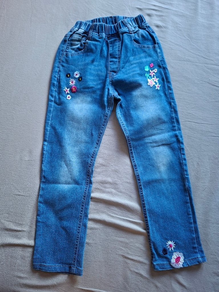 Jeans broek met bloemen - maat 128, Kinderen en Baby's, Ophalen of Verzenden, Zo goed als nieuw, Meisje, Broek