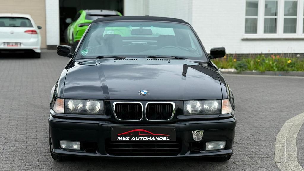 BMW 320i * 6 CILINDER * CABRIO * M PACK * 153.000 Km, Auto's, 4 zetels, 110 kW, Cabriolet, Zwart