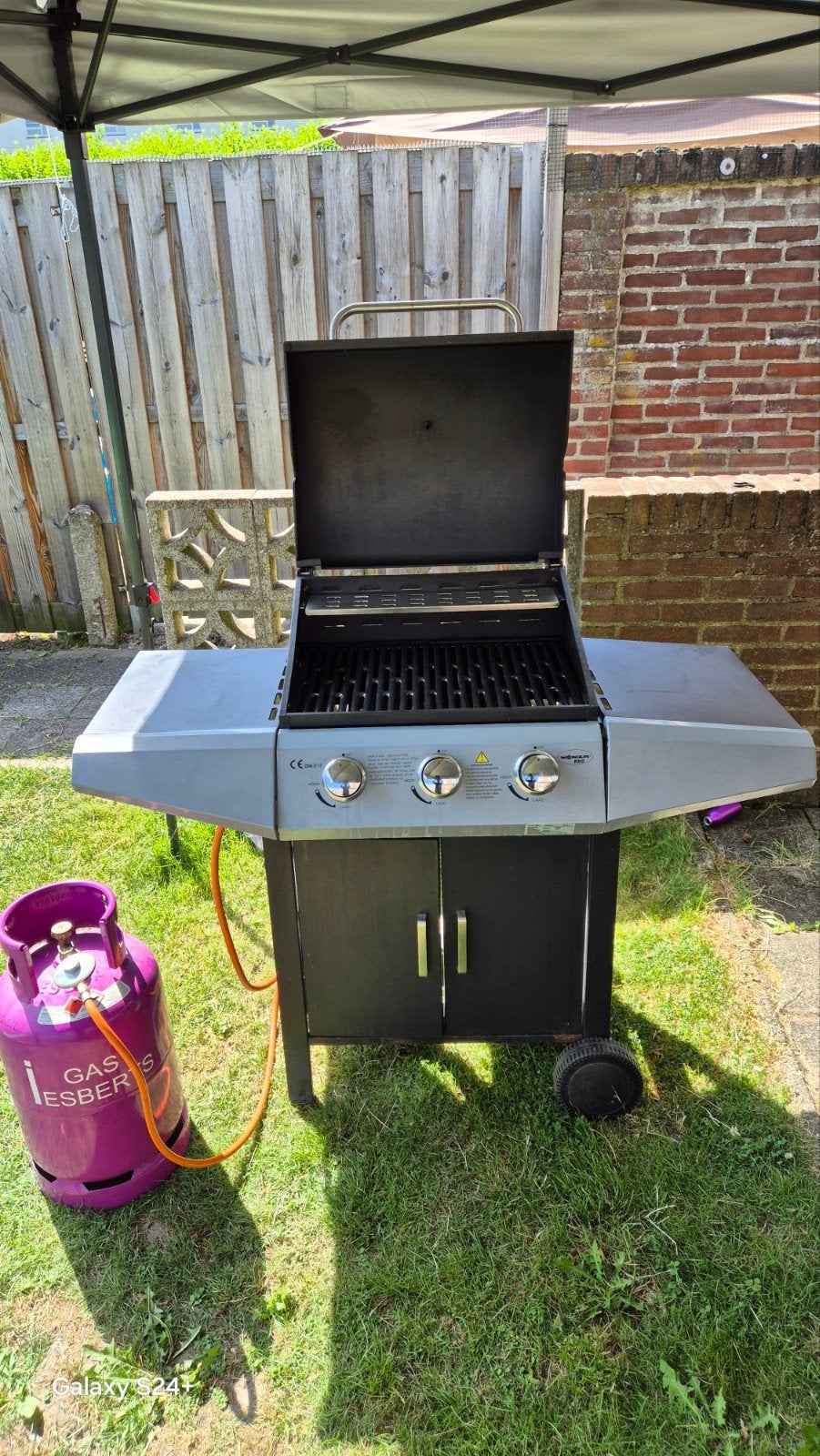 Gas BBQ met gasfles en afdekhoes, Enlèvement