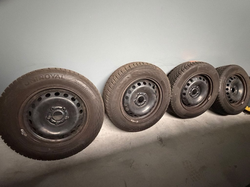 4 Pneus Hiver UNIROYAL 195/65R15 sur Jantes Renault Kangoo, 15 pouces, Pneus hiver, Véhicule de tourisme, Pneu(s)