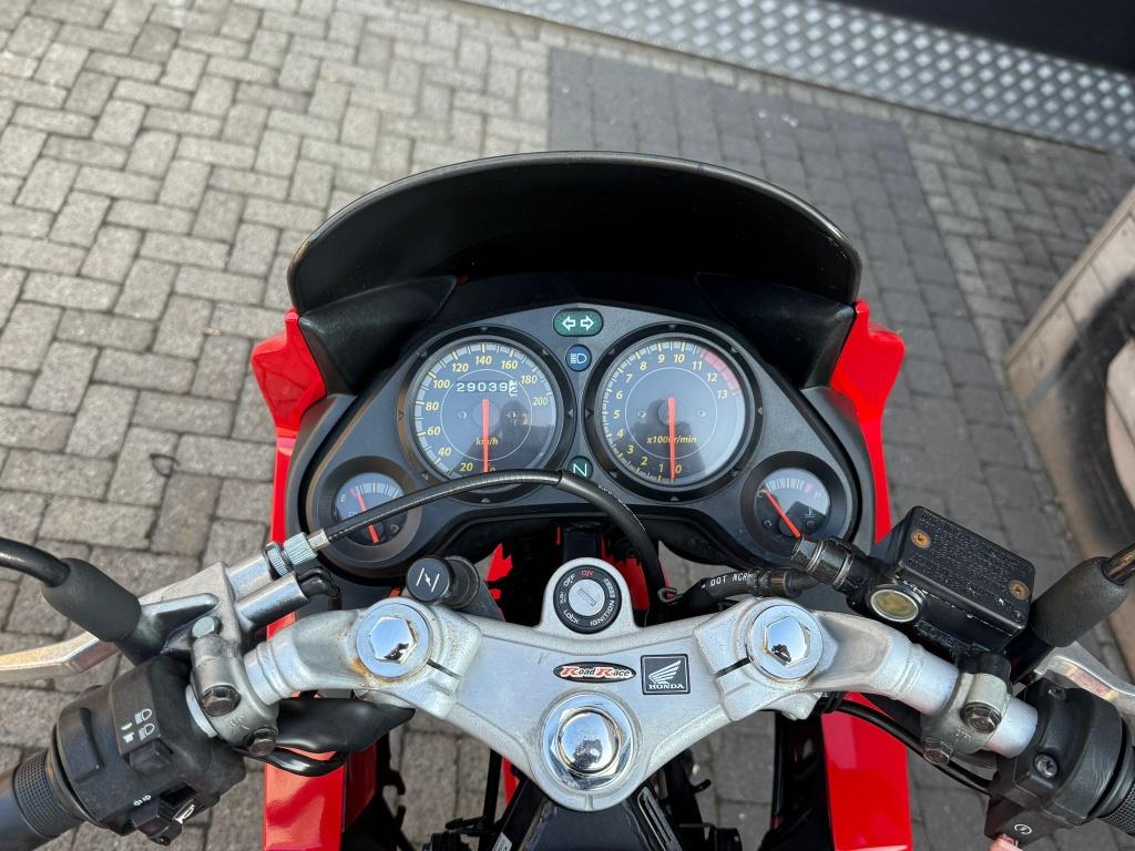 Honda CBR 125, Motoren, Sportuitlaat, Sport, 125 cc, 11 kW of minder
