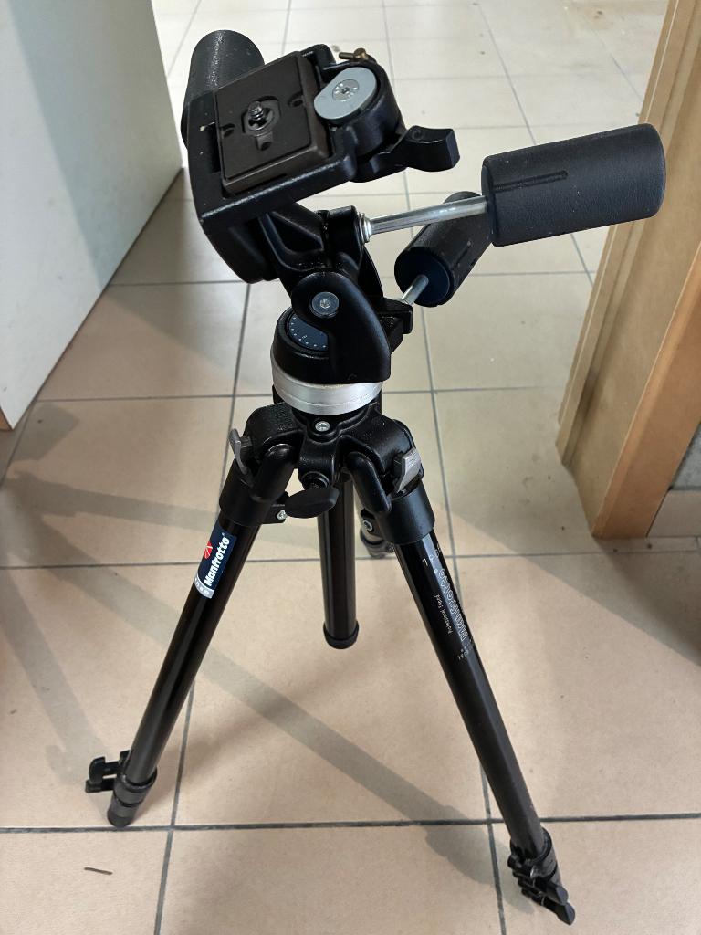 Trépied Manfrotto 190B, Ophalen, Gebruikt, Driepoot, Met balhoofd