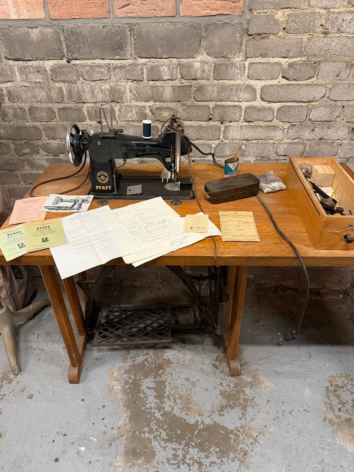 Machine à coudre PFAFF 130, Ophalen
