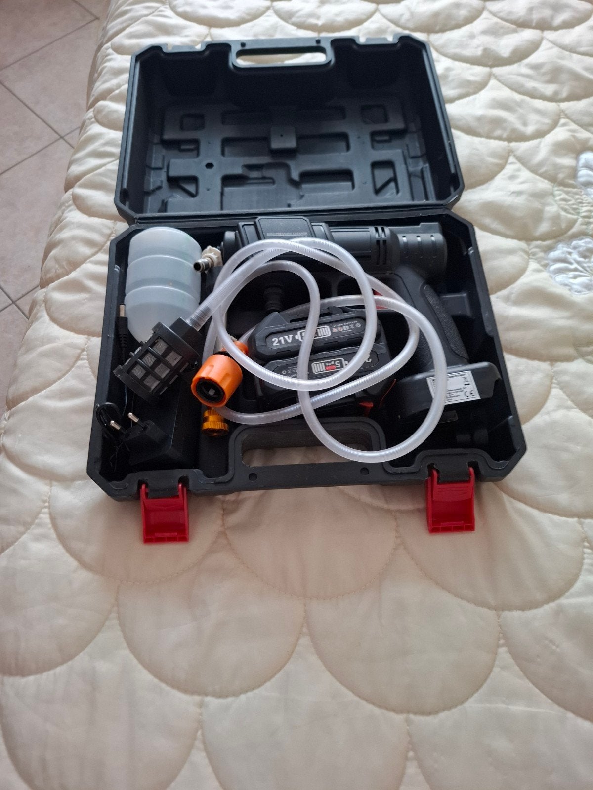 vend  appareil haute pression   portable avec 2 batteries, Jardin & Terrasse, Nettoyeurs haute pression, Enlèvement, Comme neuf