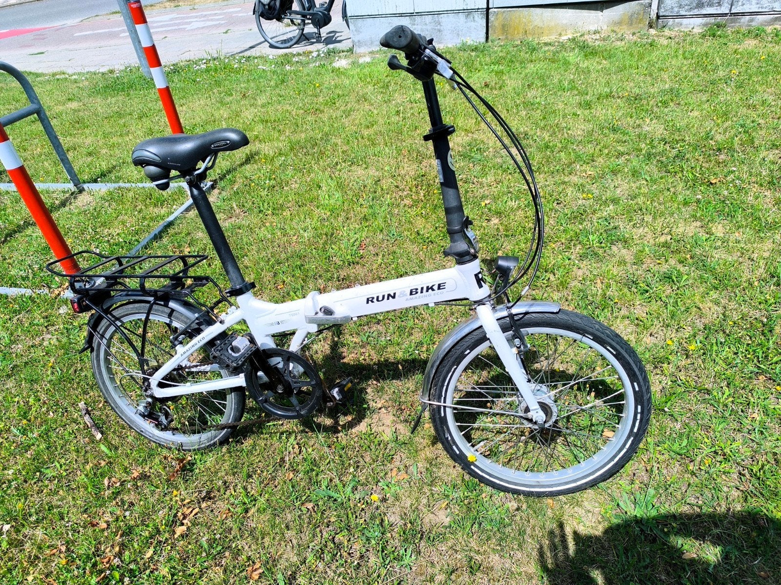 Wit Run bike Vouwfiets prima staat Aluminiumframe, Fietsen en Brommers, Fietsen | Vouwfietsen, 20 inch of meer, Gebruikt, Velgrem