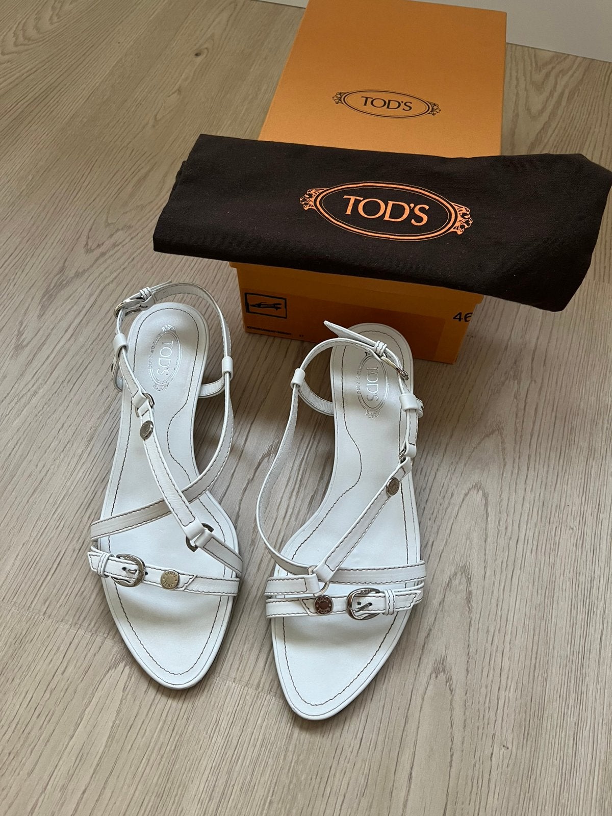 Prachtige sandalen Tod’s maat 37, Vêtements | Femmes, Chaussures, Enlèvement ou Envoi, Porté, Blanc, Sandales et Mûles