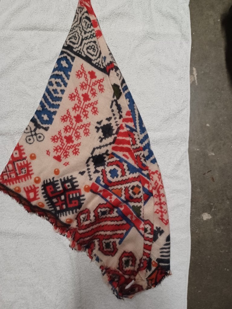 sjaal 3 hoek met print, Kleding | Dames, ANDERE, Ophalen of Verzenden, Zo goed als nieuw, Sjaal