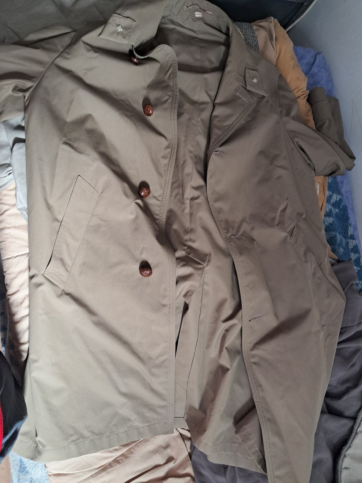 manteau militaire, Enlèvement