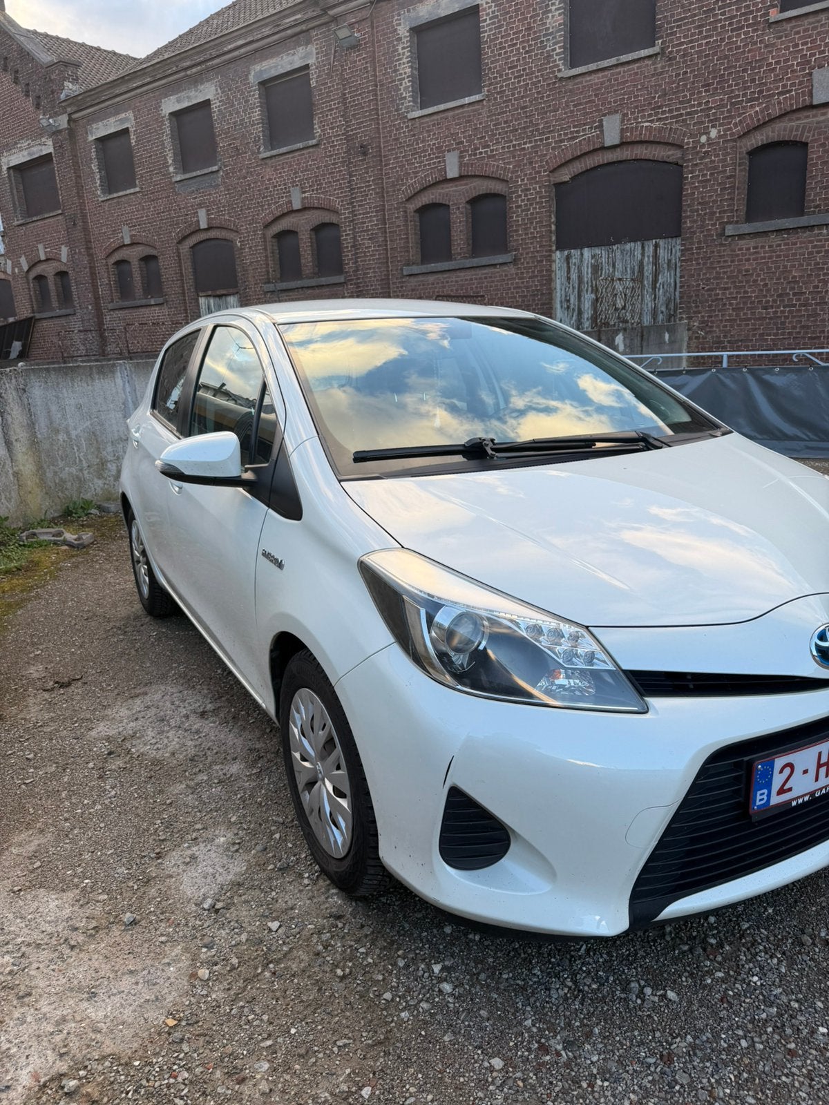 TOYOTA YARIS HYBRIDE 69000 KMS!!!, Euro 5, Achat, Carnet d'entretien, Noir