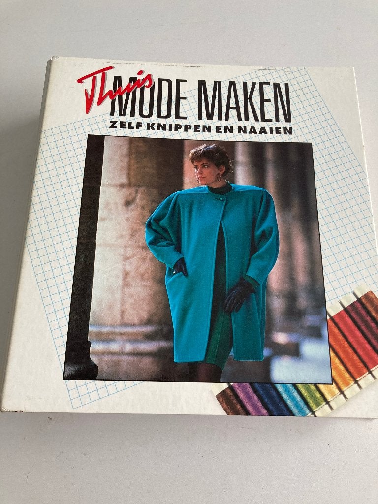 " Thuis mode maken " zelf knippen en naaien ( map ), Boeken, Gelezen, Ophalen of Verzenden, Lekturama, Borduren en Naaien