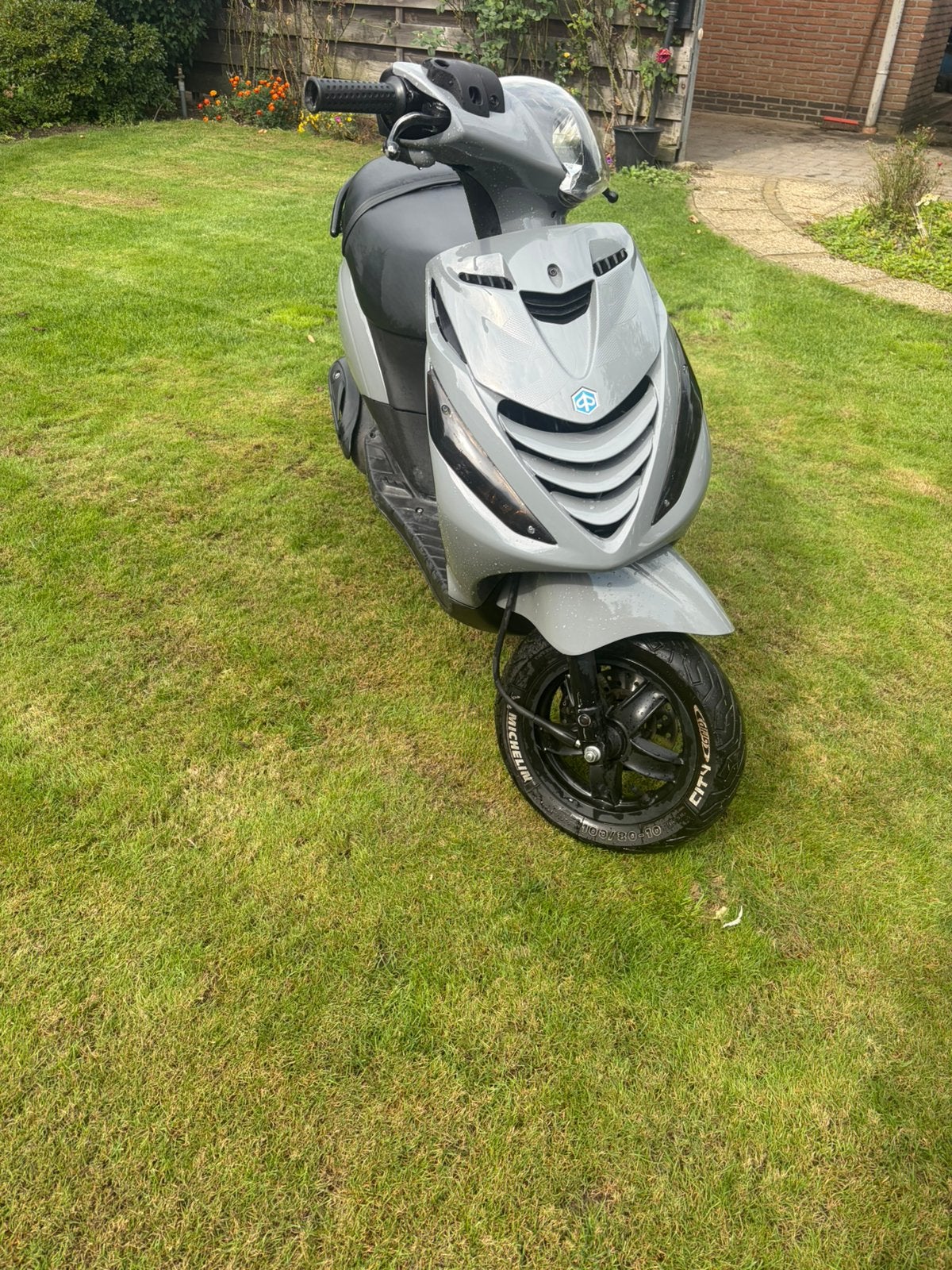 Piaggio zip a klasse, Fietsen en Brommers, Ophalen, Zo goed als nieuw, Zip
