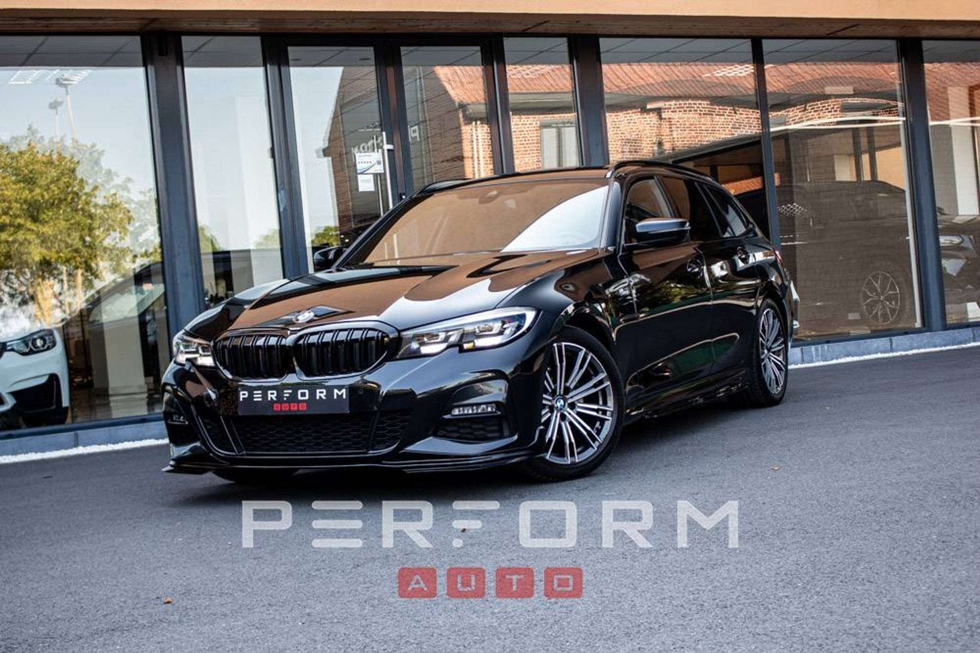 BMW 320 iAS*TOURING*M-PACK*TREKHAAK*AMBIENT LIGHT*, Auto's, BMW, Automaat, Gebruikt, 4 cilinders, https://public.car-pass.be/vhr/7af8668f-1e3f-427d-bac2-a13b060dc668