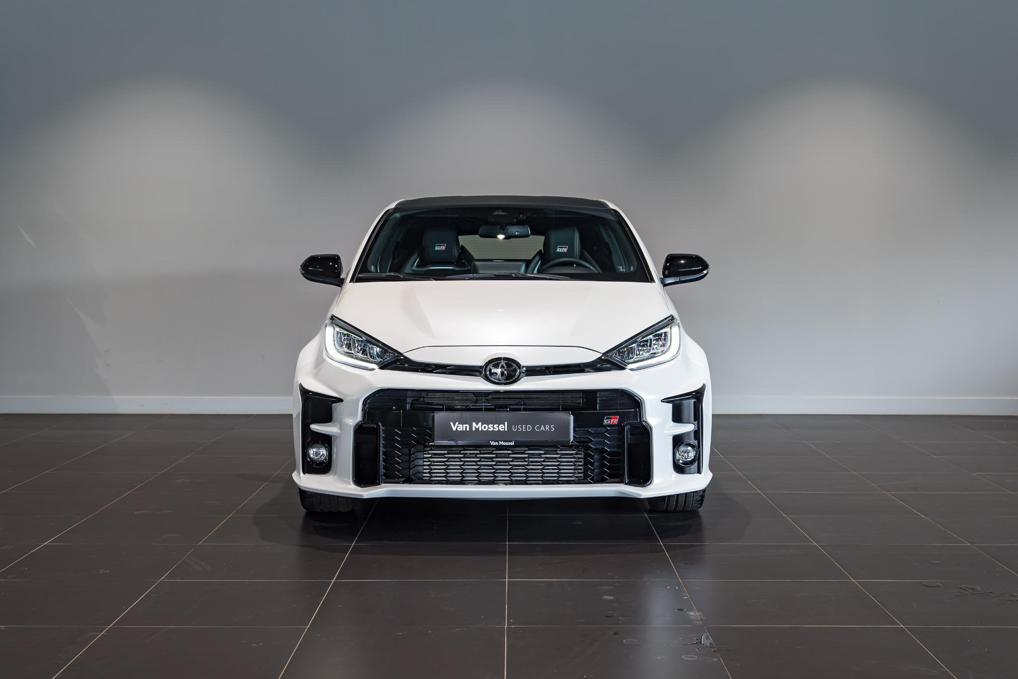 Toyota Yaris 1.6 GR Performance, Auto's, Toyota, 192 kW, Wit, Bedrijf, Handgeschakeld