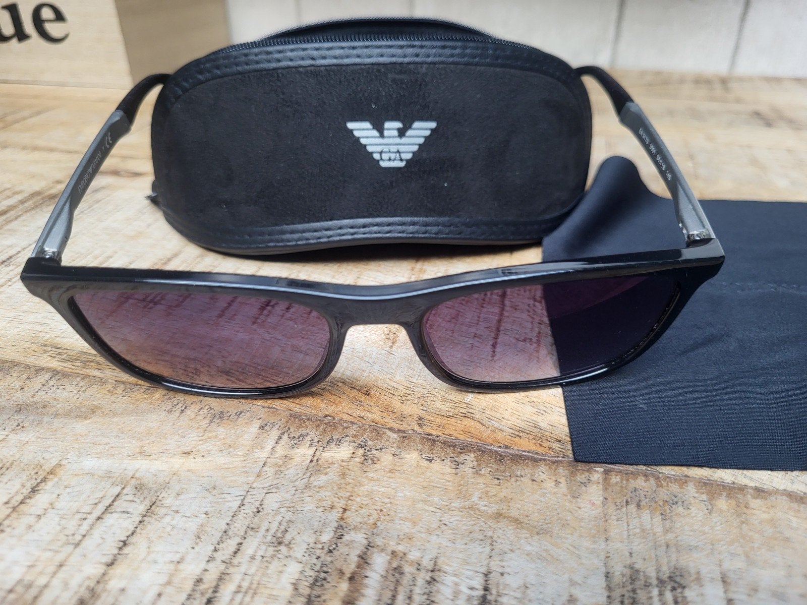 Zonnebril Emporio Armani nieuwstaat, Zonnebril, Zwart, Zo goed als nieuw, Ophalen