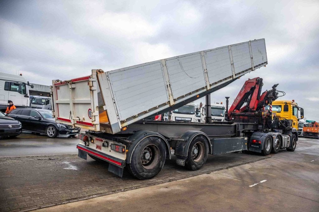 Kwb KIPPER + CRANE/GRUE/KRAN FASSI F245A/5X, Autos, Achat, Entreprise, Autres carburants, Remorques et Semi-remorques