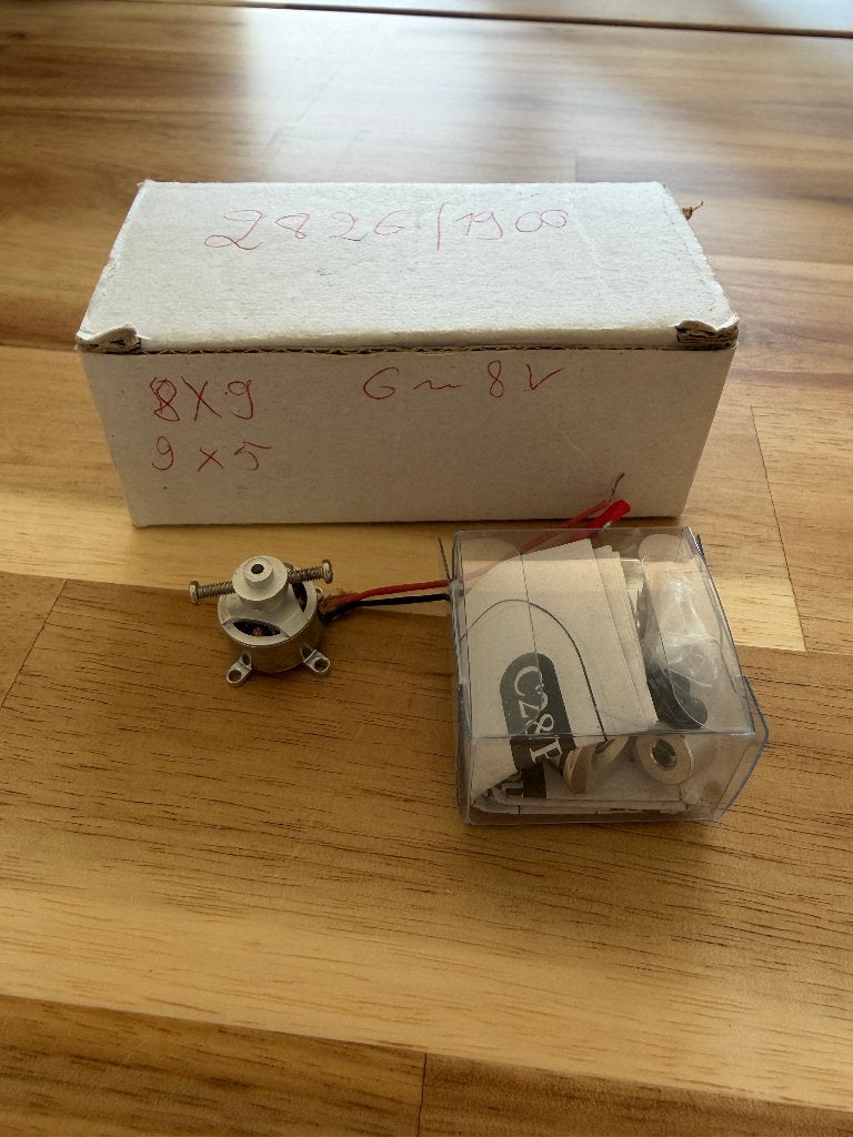 Turnigy C2826/09 KV1900 borstelloze motor RC model vliegtuig, Hobby en Vrije tijd, Ophalen of Verzenden, Zo goed als nieuw, Benzine