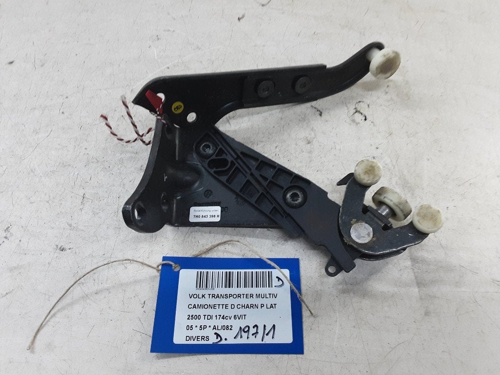 DIVERSEN Multivan T5 (7E / 7HC / 7HF / 7HM) (7H0843398H), Gebruikt, Volkswagen, Mevr. I. Hauben, Rue de l'Espoir 34 34
4030  GRIVEGNÉE, BE