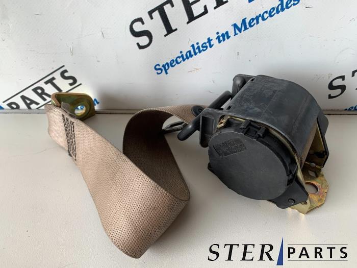 Veiligheidsgordel rechts-achter van een Mercedes E-Klasse, Gebruikt, -, Ophalen of Verzenden, -