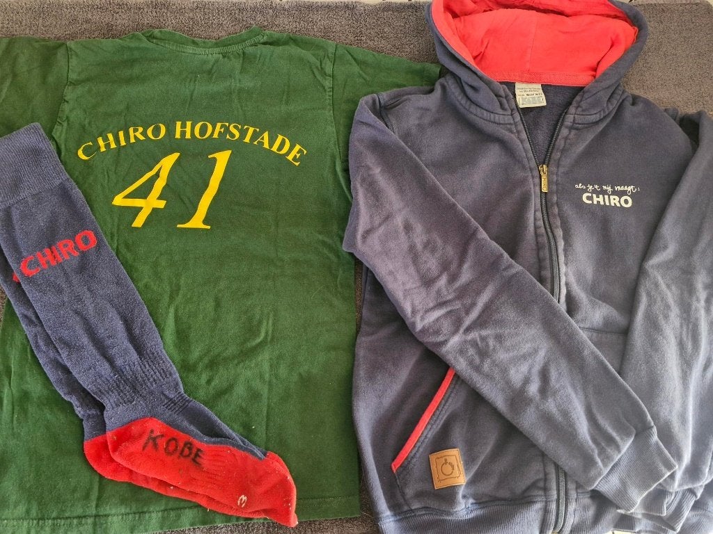 2 chiroshorts, hoodie, sokken en t-shirt (chiro hofstade), Garçon ou Fille, Autres types, Comme neuf, Enlèvement