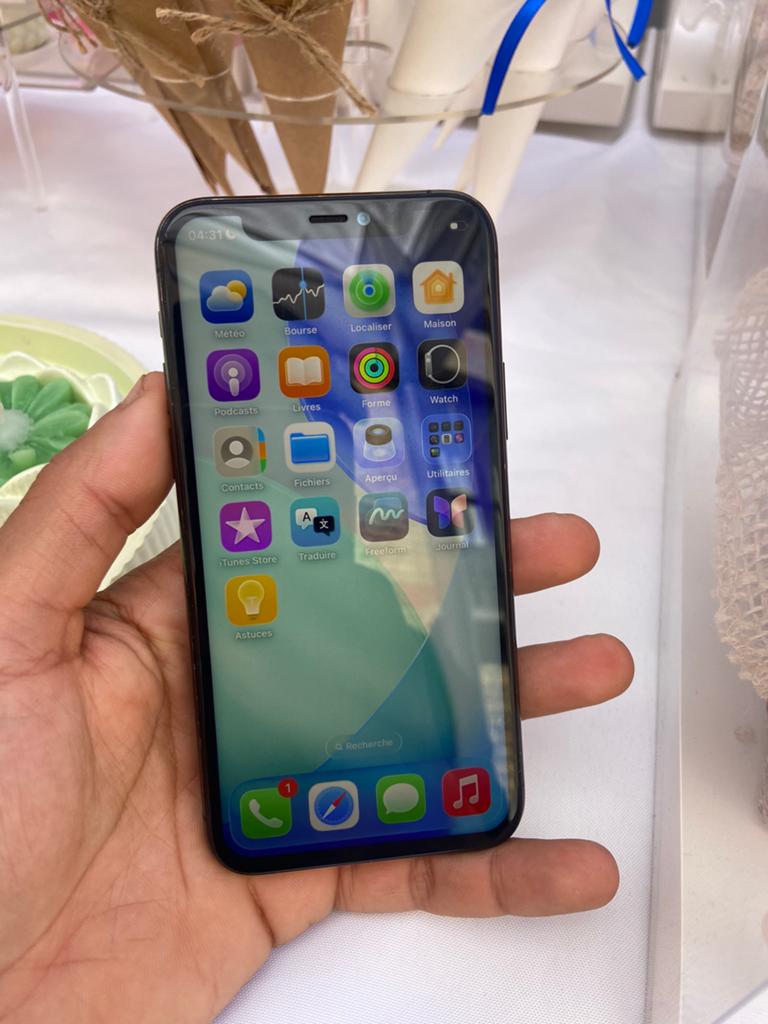 Iphone 11 pro 256Go, Enlèvement ou Envoi, Comme neuf, IPhone 11
