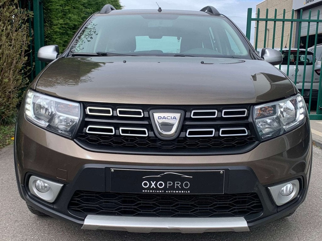 Dacia Logan STEPWAY PLUS / 1.5 dCi 90 CV / Gps / Airco / Cam, Auto's, Voorwielaandrijving, Stof, Gebruikt, Euro 6