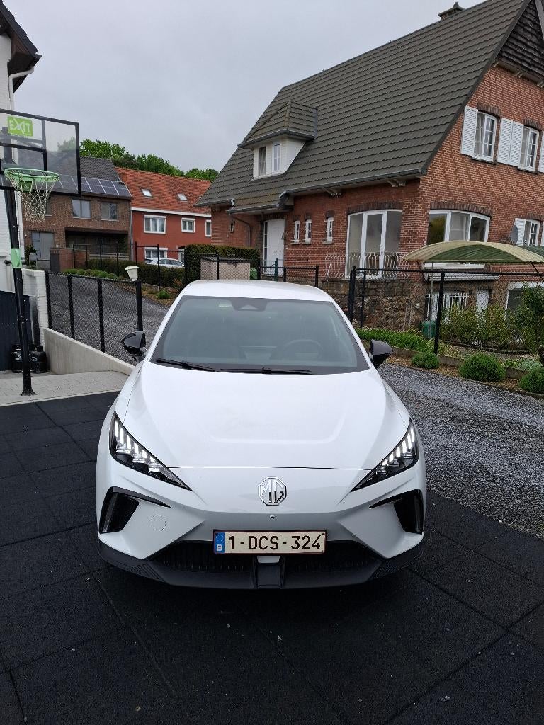 MG4 64 kWh Luxury, Autos, Achat, Euro 6, Système audio, Noir