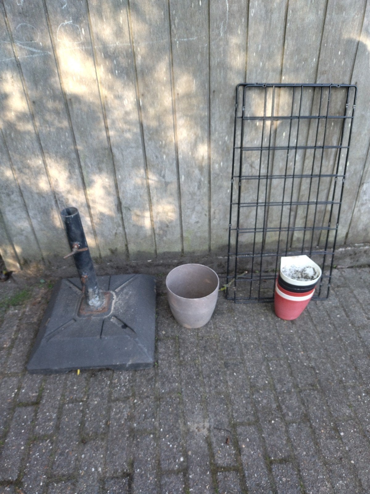 GRATIS tuinspullen bloempotten parasol voet, Ophalen