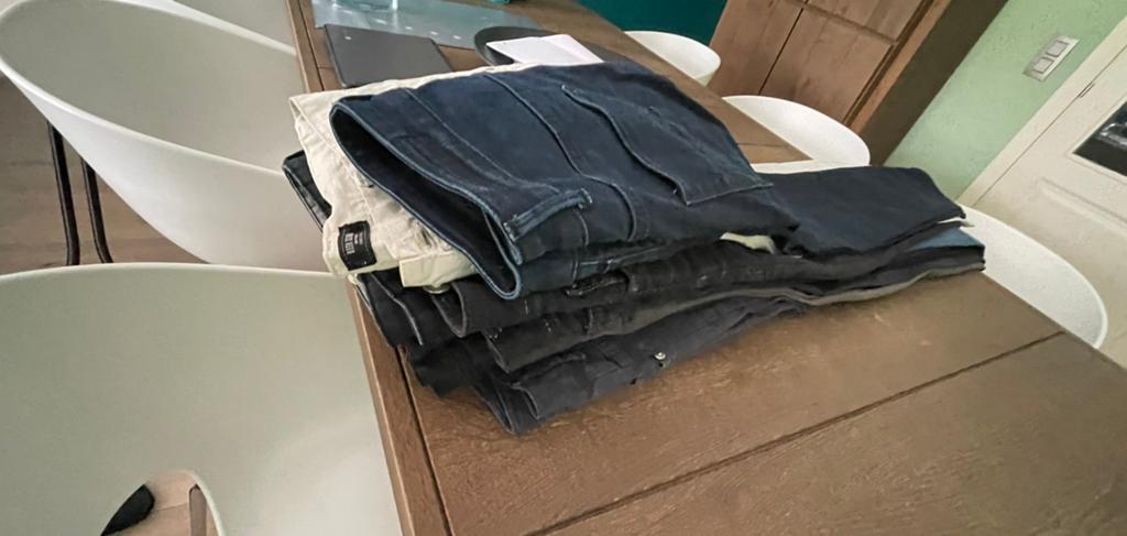 Lot 12 pantalons homme m32-34/32-36 Lee Cooper, Hilfiger,..., Vêtements | Hommes, Pantalons, Porté, Autres tailles, Enlèvement ou Envoi